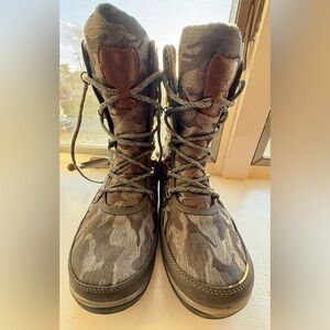 Global Win Black and Gray Winter Boots